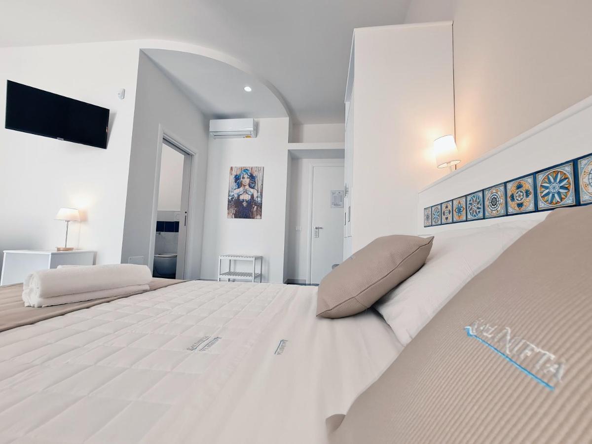 Kalinifta Rooms Apartment トッレ・ラピッロ エクステリア 写真